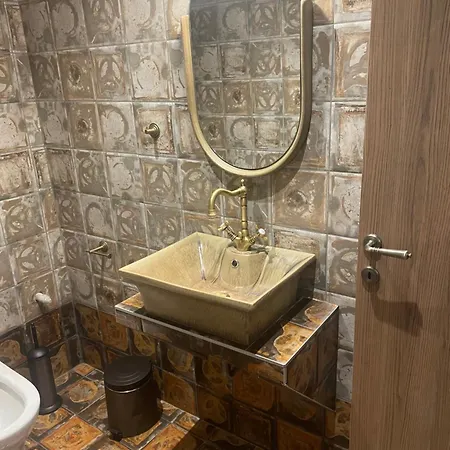 Old Castle 1 Apartment